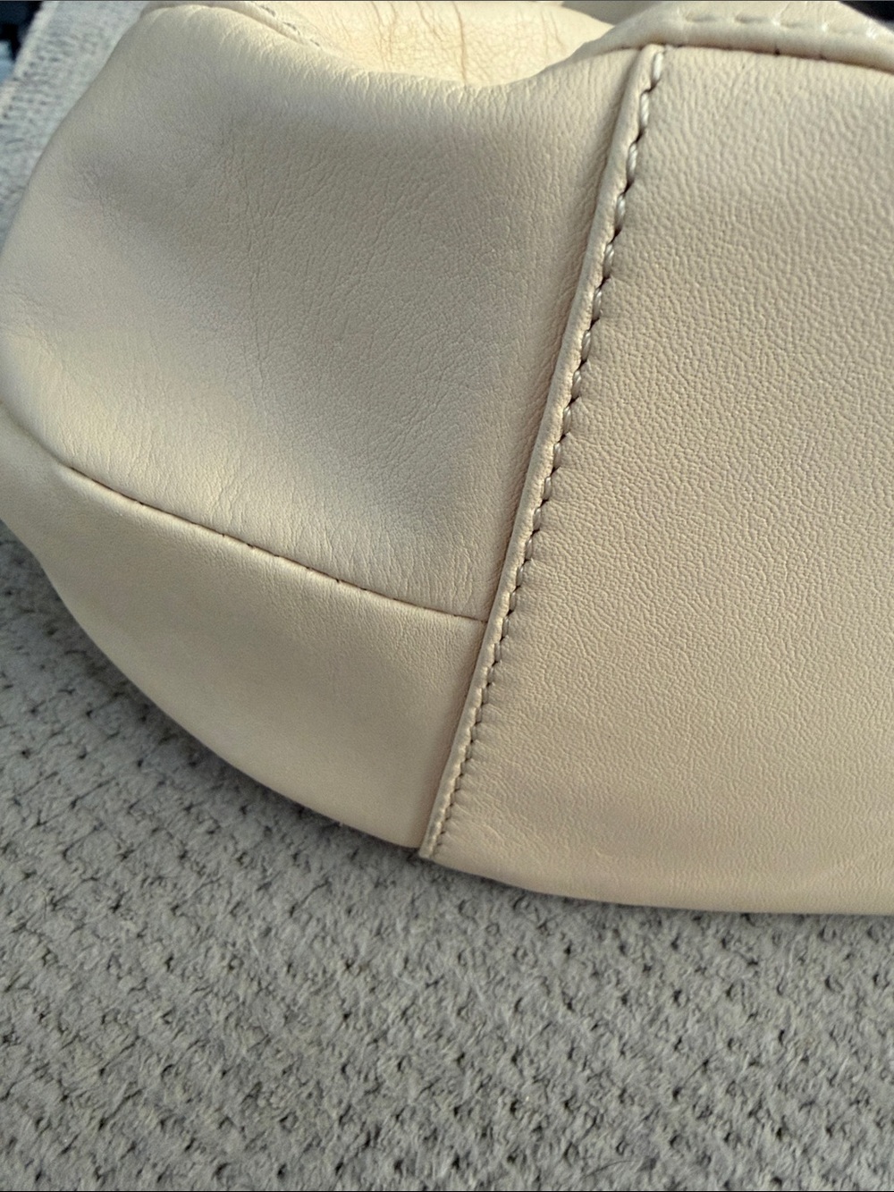 ANTONIO MELANI Cream Leather Gathered Shoulder Tote - Picture 2 of 7
